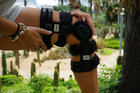 Why Should Travelers Use Lightweight Knee Braces?