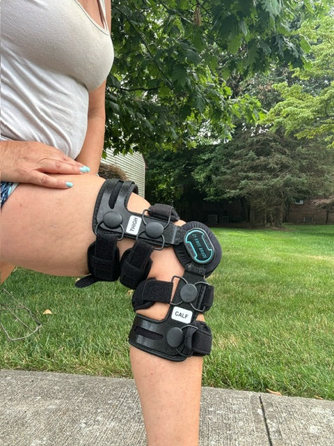 metal knee brace for knee buckling